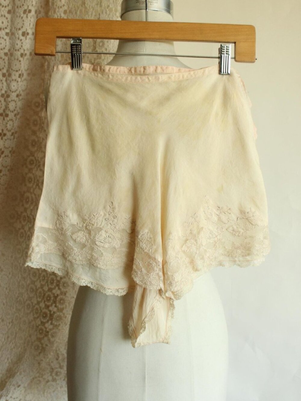 Vintage 1930s 1940s Tap Panty, Blush Ivory Silk High Waisted Underwear With Lace